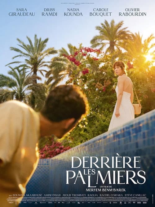 DerriĂšre les palmiers