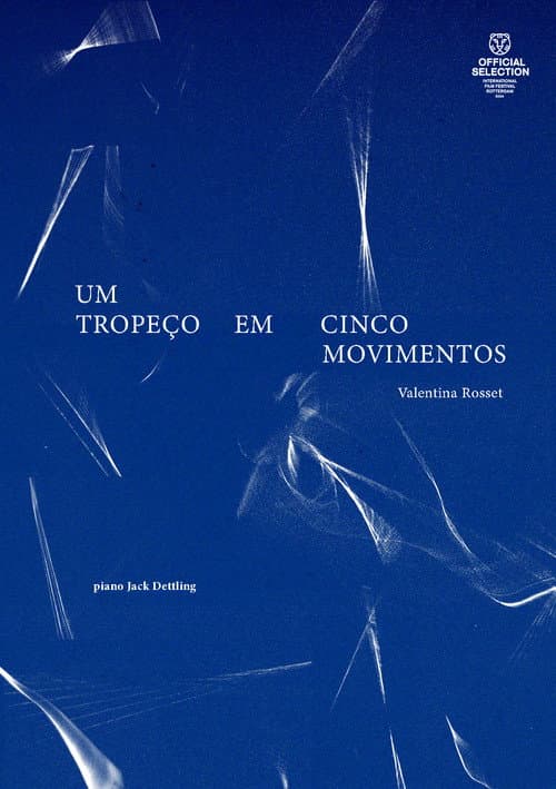 Um tropeço em cinco movimentos